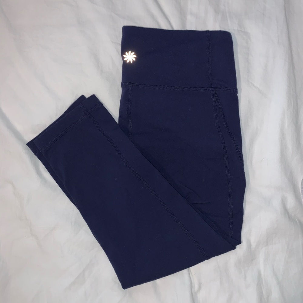 Navy blue athletes crops